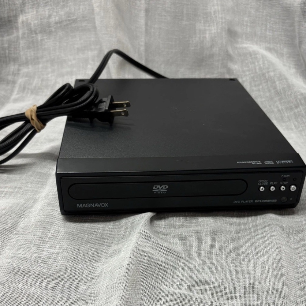 Magnavox DP100MW8B DVD Player Tested and Working No Remote or AV Cables